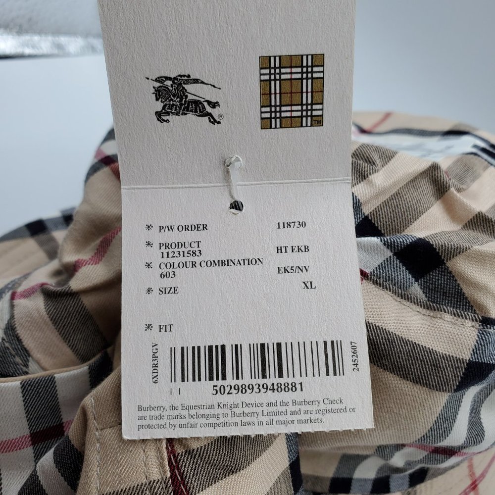 Burberry London Check reversible Bucket Hat (Beige) (UNISEX) - Picture 6 of 9